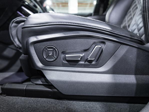 Audi Q8 I (4M) с пробегом 2021 года, цена 9 900 000 рублей, 49275 км, внедорожник, Автокод Объявления