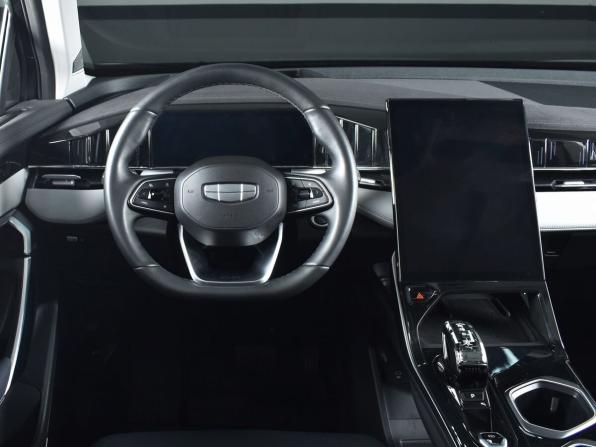 Geely Atlas II с пробегом 2024 года, цена 2 299 999 рублей, 103937 км, внедорожник, Автокод Объявления