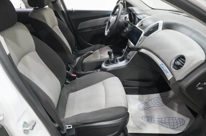 Chevrolet Cruze I Рестайлинг с пробегом 2014 года, цена 679 000 рублей, 180000 км, хэтчбек, Автокод Объявления