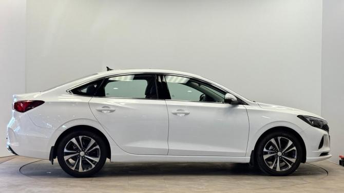 Changan Eado Plus с пробегом 2023 года, цена 1 900 000 рублей, 10406 км, седан, Автокод Объявления