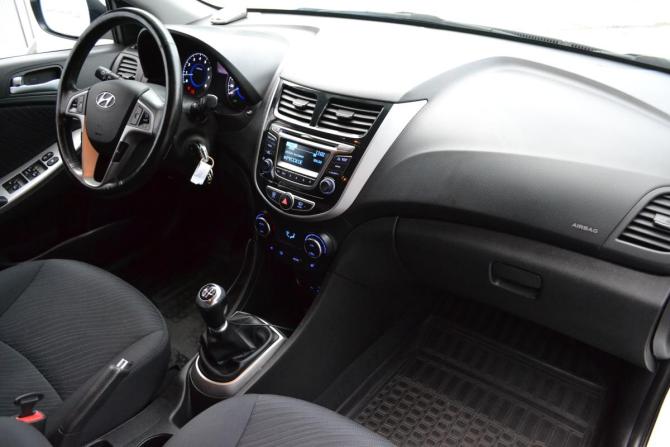 Hyundai Solaris I Рестайлинг с пробегом 2015 года, цена 940 000 рублей, 101658 км, седан, Автокод Объявления