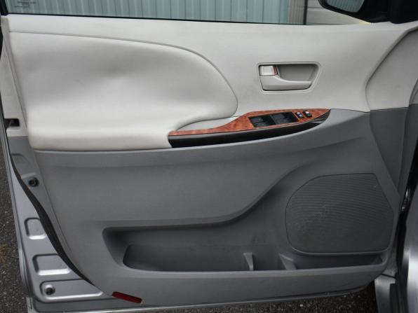 Toyota Sienna III с пробегом 2010 года, цена 1 799 000 рублей, 228000 км, минивэн, Автокод Объявления