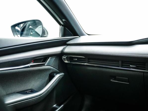 Mazda 3 IV (BP) с пробегом 2019 года, цена 1 710 000 рублей, 57889 км, хэтчбек, Автокод Объявления
