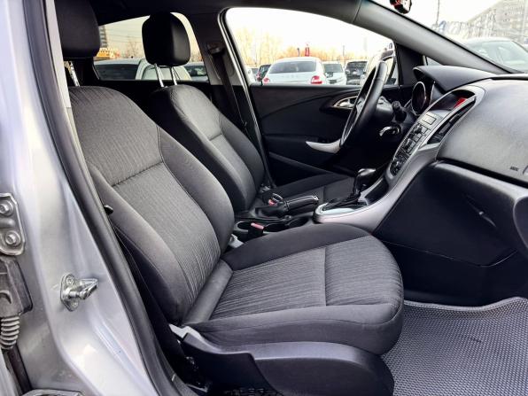 Opel Astra J с пробегом 2011 года, цена 649 000 рублей, 175278 км, хэтчбек, Автокод Объявления