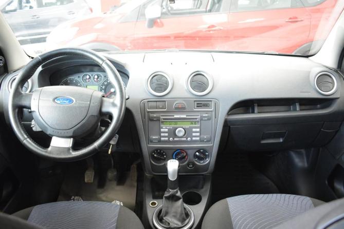 Ford Fusion I Рестайлинг с пробегом 2007 года, цена 379 000 рублей, 211000 км, хэтчбек, Автокод Объявления