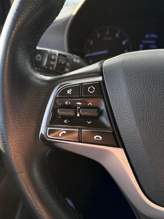 Hyundai Solaris II с пробегом 2017 года, цена 1 060 000 рублей, 194638 км, седан, Автокод Объявления