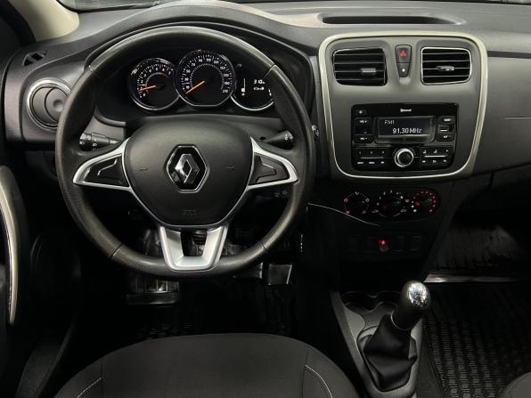 Renault Logan II Рестайлинг с пробегом 2019 года, цена 1 000 000 рублей, 93000 км, седан, Автокод Объявления