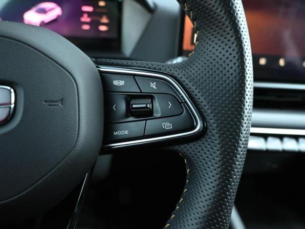 Geely Coolray I Рестайлинг 2 с пробегом 2025 года, цена 2 399 000 рублей, 11608 км, внедорожник, Автокод Объявления