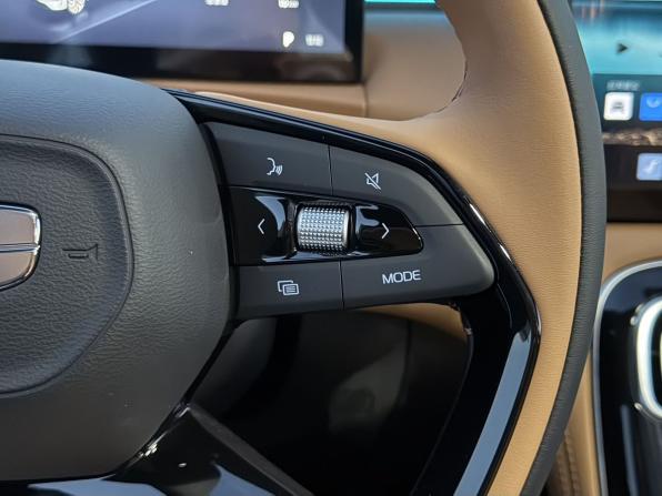 Geely Atlas II с пробегом 2026 года, цена 3 250 000 рублей, 25 км, внедорожник, Автокод Объявления