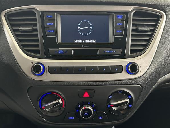 Hyundai Solaris II с пробегом 2017 года, цена 1 070 000 рублей, 125590 км, седан, Автокод Объявления