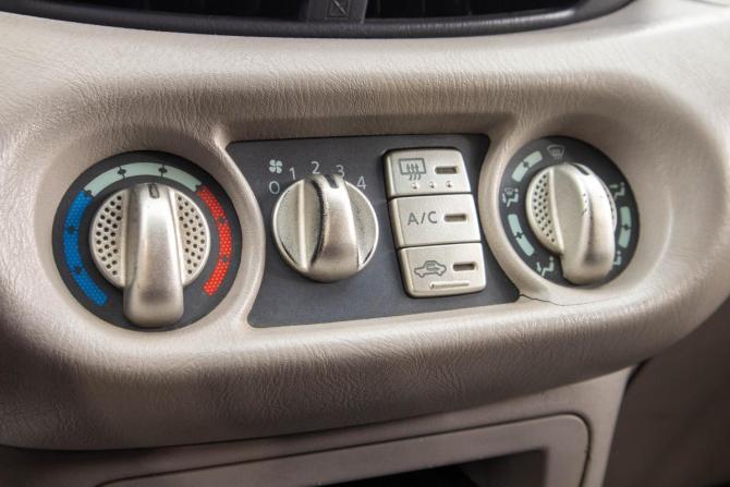 Nissan Almera Tino I с пробегом 2001 года, цена 299 000 рублей, 518000 км, компактвэн, Автокод Объявления