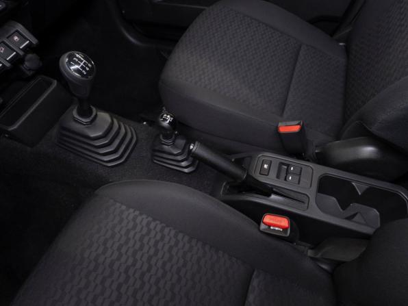 Suzuki Jimny IV с пробегом 2025 года, цена 3 950 000 рублей, 50 км, внедорожник, Автокод Объявления