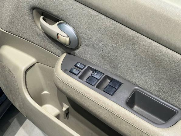 Nissan Tiida I с пробегом 2005 года, цена 490 000 рублей, 303259 км, седан, Автокод Объявления