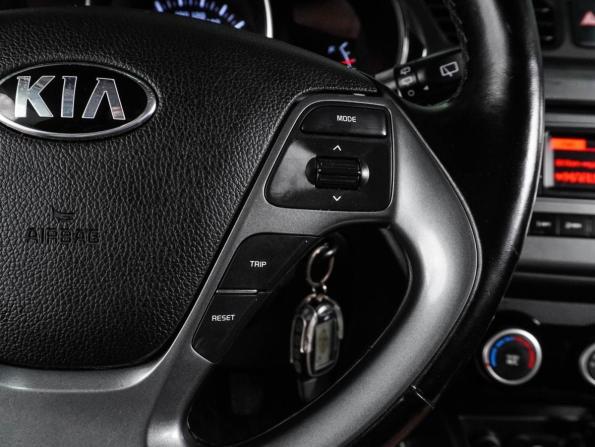 Kia Rio III Рестайлинг с пробегом 2017 года, цена 1 059 000 рублей, 147205 км, хэтчбек, Автокод Объявления