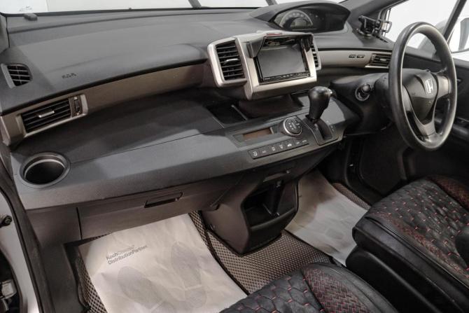 Honda Freed I Рестайлинг с пробегом 2010 года, цена 959 000 рублей, 124200 км, компактвэн, Автокод Объявления