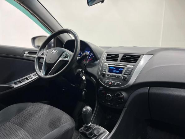 Hyundai Solaris I Рестайлинг с пробегом 2015 года, цена 949 000 рублей, 158000 км, седан, Автокод Объявления