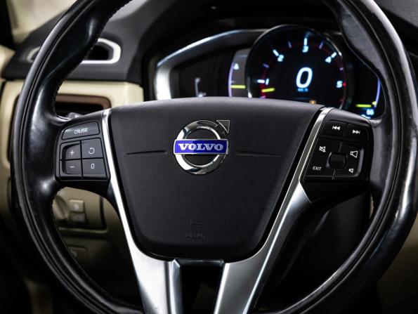 Volvo XC70 II Рестайлинг с пробегом 2014 года, цена 2 199 000 рублей, 165391 км, универсал, Автокод Объявления