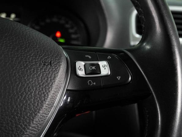 Volkswagen Polo V Рестайлинг с пробегом 2016 года, цена 1 379 000 рублей, 137111 км, седан, Автокод Объявления