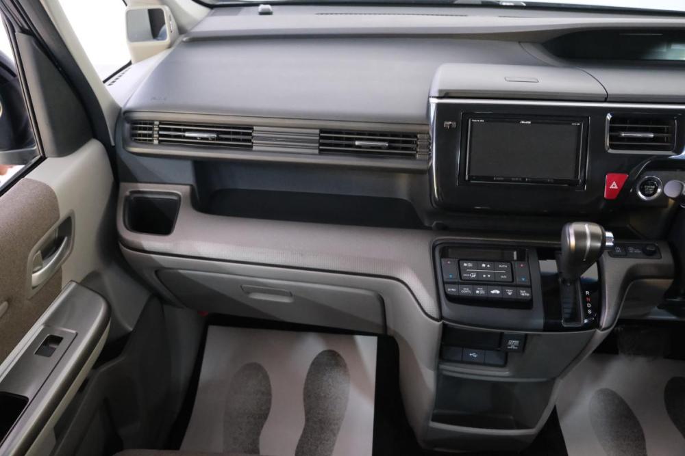 Honda Stepwgn V Рестайлинг Омск  - изображение 19