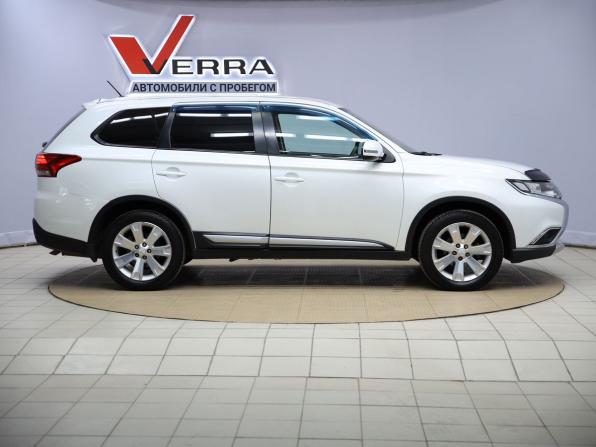 Mitsubishi Outlander III Рестайлинг 2 с пробегом 2015 года, цена 1 390 000 рублей, 294366 км, внедорожник, Автокод Объявления