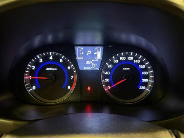 Hyundai Solaris I Рестайлинг с пробегом 2015 года, цена 990 000 рублей, 168644 км, седан, Автокод Объявления