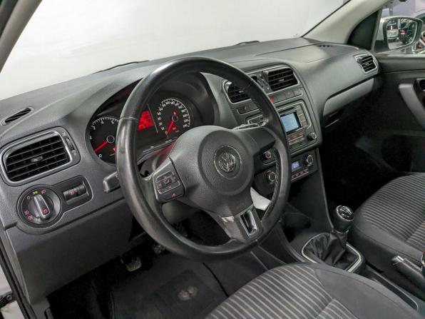 Volkswagen Polo V с пробегом 2014 года, цена 950 000 рублей, 93000 км, седан, Автокод Объявления