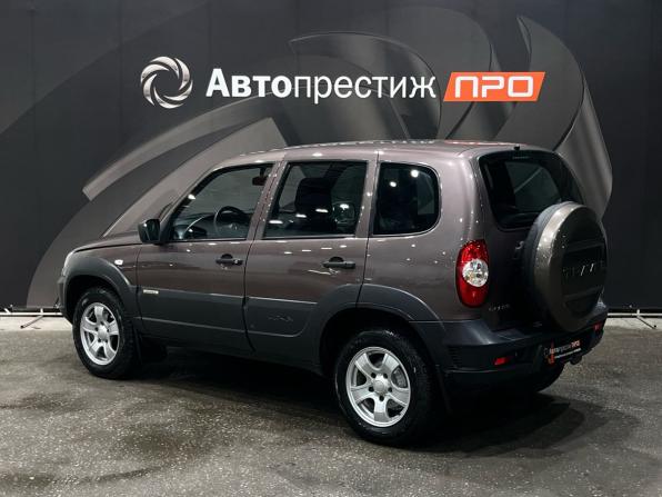 Chevrolet Niva I Рестайлинг с пробегом 2017 года, цена 700 000 рублей, 184178 км, внедорожник, Автокод Объявления