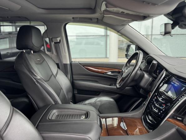 Cadillac Escalade IV с пробегом 2020 года, цена 4 300 000 рублей, 180366 км, внедорожник, Автокод Объявления