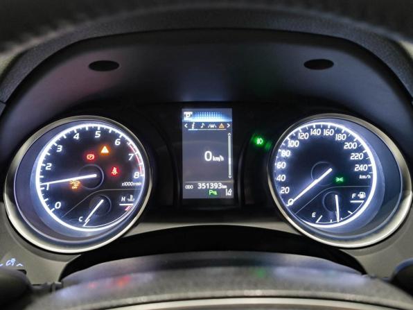 Toyota Camry VIII (XV70) с пробегом 2021 года, цена 2 100 000 рублей, 351392 км, седан, Автокод Объявления