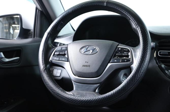 Hyundai Solaris II Рестайлинг с пробегом 2021 года, цена 1 369 000 рублей, 161000 км, седан, Автокод Объявления