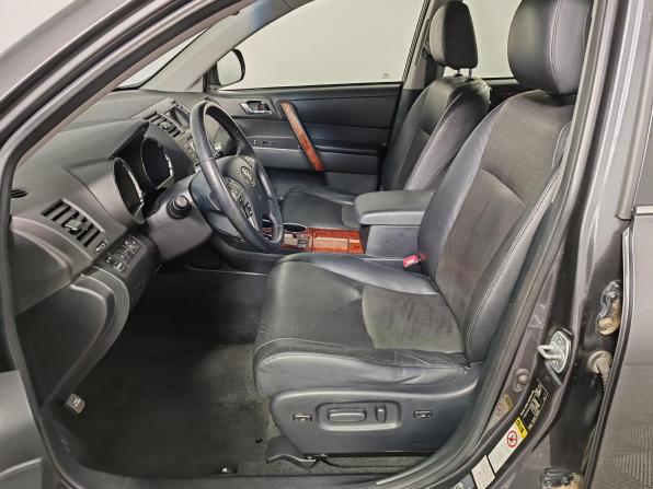 Toyota Highlander II (XU40) Рестайлинг с пробегом 2012 года, цена 2 049 000 рублей, 263094 км, внедорожник, Автокод Объявления