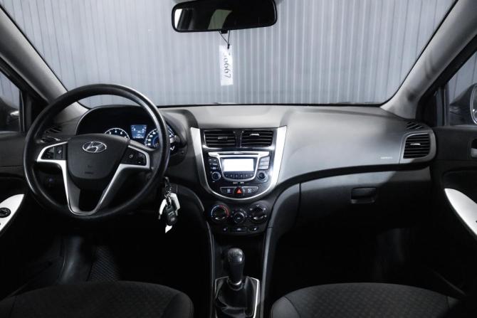 Hyundai Solaris I с пробегом 2012 года, цена 649 000 рублей, 195212 км, хэтчбек, Автокод Объявления