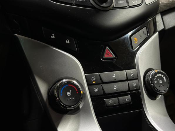 Chevrolet Cruze I Рестайлинг с пробегом 2013 года, цена 740 000 рублей, 138175 км, хэтчбек, Автокод Объявления