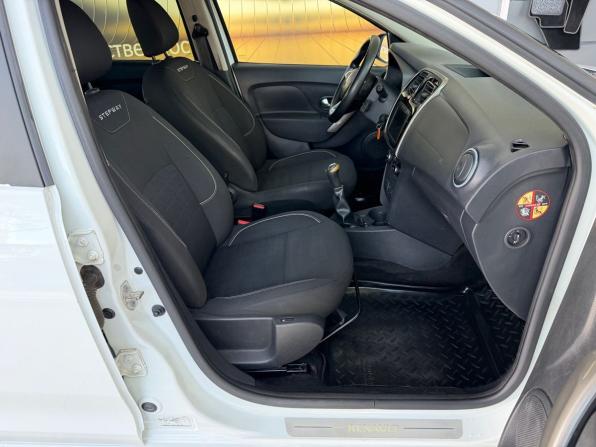 Renault Sandero II Рестайлинг с пробегом 2018 года, цена 940 000 рублей, 176604 км, хэтчбек, Автокод Объявления
