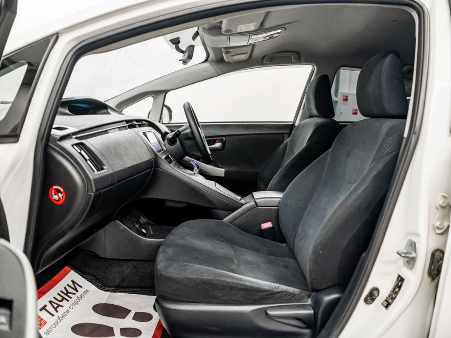 Toyota Prius III Рестайлинг (XW30) Красноярск  - изображение 7