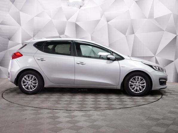 Kia Ceed II Рестайлинг с пробегом 2017 года, цена 1 099 000 рублей, 141000 км, хэтчбек, Автокод Объявления