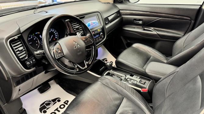 Mitsubishi Outlander III Рестайлинг 3 с пробегом 2018 года, цена 2 220 000 рублей, 102351 км, внедорожник, Автокод Объявления