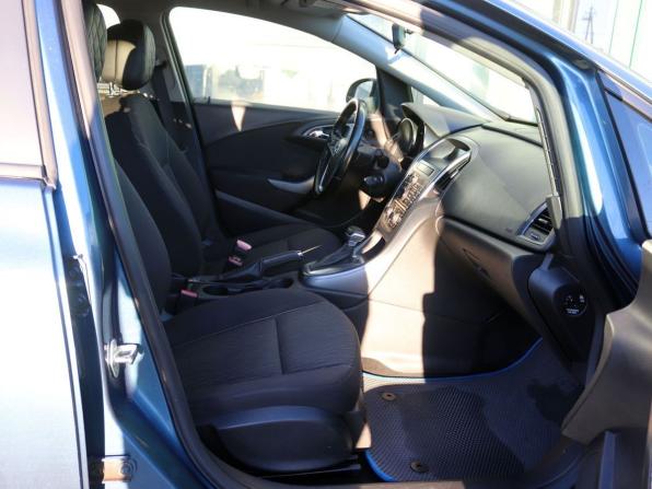 Opel Astra J Рестайлинг с пробегом 2013 года, цена 449 000 рублей, 222000 км, седан, Автокод Объявления