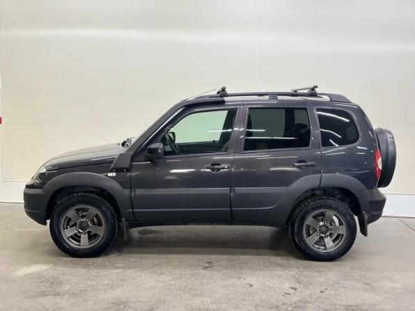 Chevrolet Niva I Рестайлинг с пробегом 2018 года, цена 859 000 рублей, 51000 км, внедорожник, Автокод Объявления