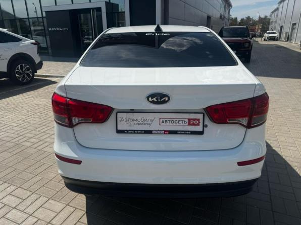 Kia Rio III Рестайлинг с пробегом 2016 года, цена 949 900 рублей, 100182 км, седан, Автокод Объявления