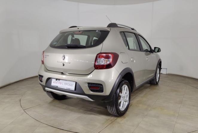 Renault Sandero II с пробегом 2015 года, цена 899 000 рублей, 95387 км, хэтчбек, Автокод Объявления