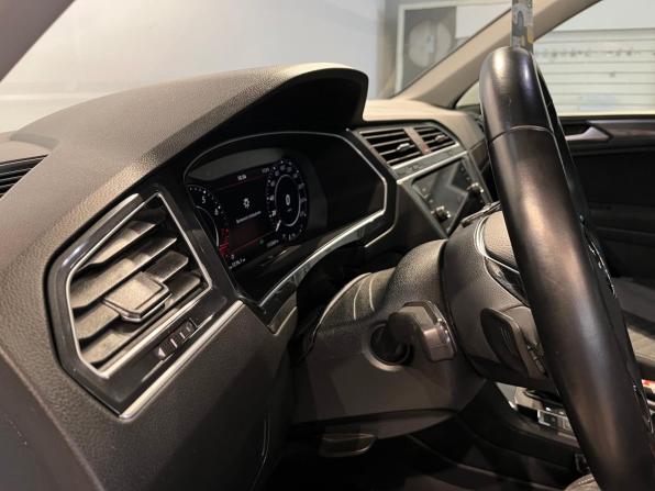 Volkswagen Tiguan II с пробегом 2018 года, цена 2 880 000 рублей, 113000 км, внедорожник, Автокод Объявления