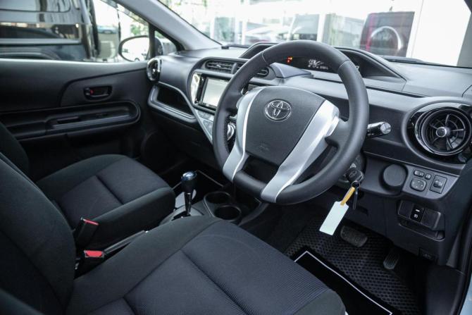 Toyota Aqua I Рестайлинг с пробегом 2015 года, цена 848 000 рублей, 153000 км, хэтчбек, Автокод Объявления