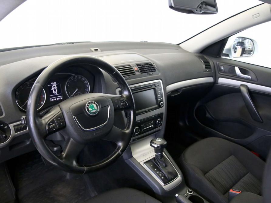 Skoda Octavia II (A5) Рестайлинг Санкт-Петербург  - изображение 17
