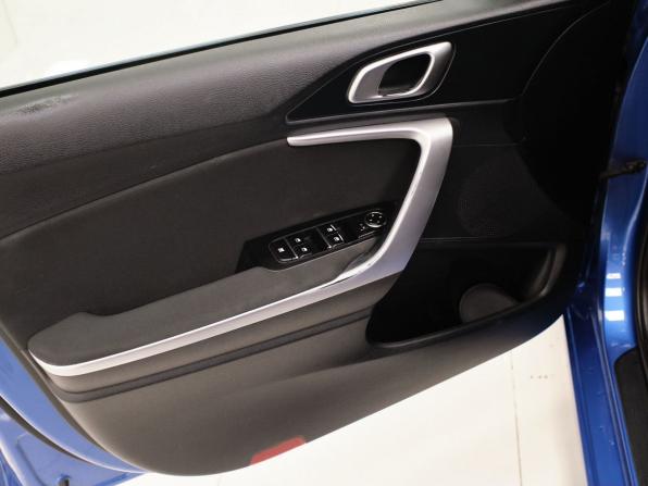 Kia Ceed III с пробегом 2019 года, цена 1 770 000 рублей, 93789 км, универсал, Автокод Объявления