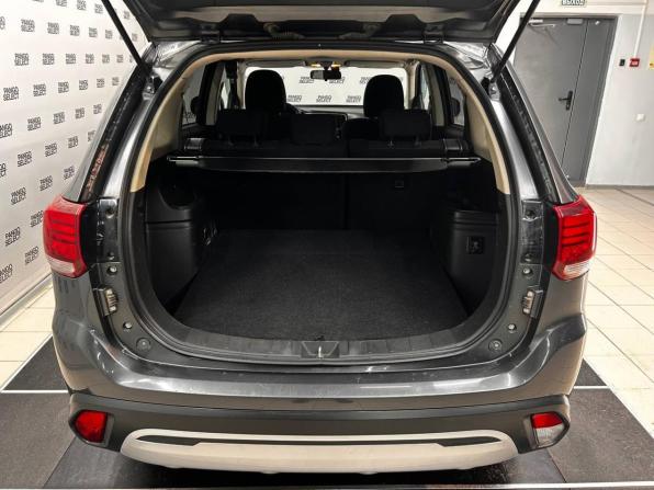 Mitsubishi Outlander III Рестайлинг 2 с пробегом 2018 года, цена 2 017 600 рублей, 197959 км, внедорожник, Автокод Объявления