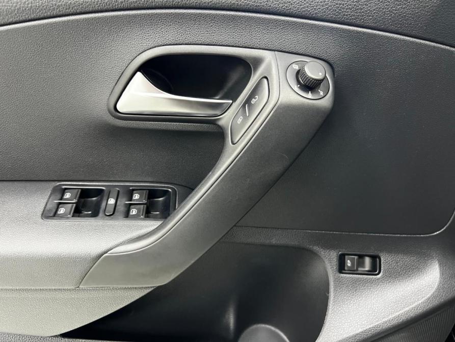 Volkswagen Polo V Рестайлинг Казань  - изображение 9
