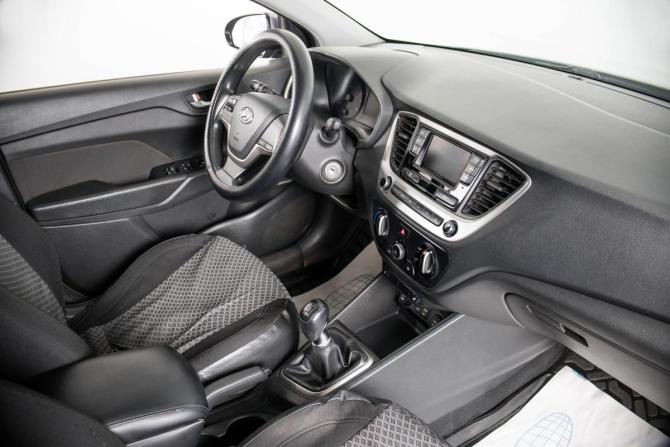 Hyundai Solaris II с пробегом 2018 года, цена 1 099 000 рублей, 364026 км, седан, Автокод Объявления