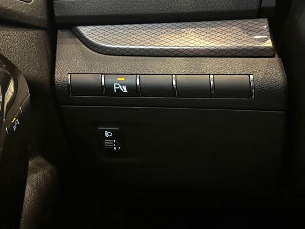 Lada (ВАЗ) Vesta I Рестайлинг (NG) с пробегом 2024 года, цена 1 399 900 рублей, 11254 км, универсал, Автокод Объявления