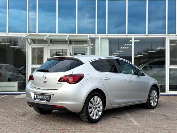 Opel Astra J с пробегом 2011 года, цена 690 000 рублей, 237365 км, хэтчбек, Автокод Объявления